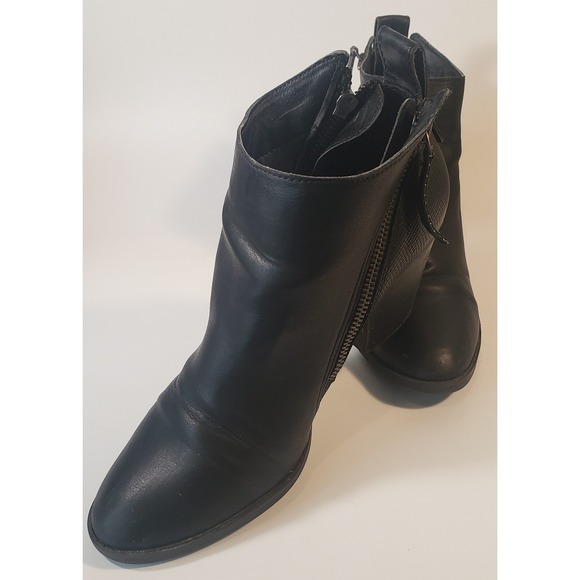 AP Women's Sz 8.5 Black Faux Leather Block Heel Side Zipper Ankle Bootie Boots - Picture 8 of 12